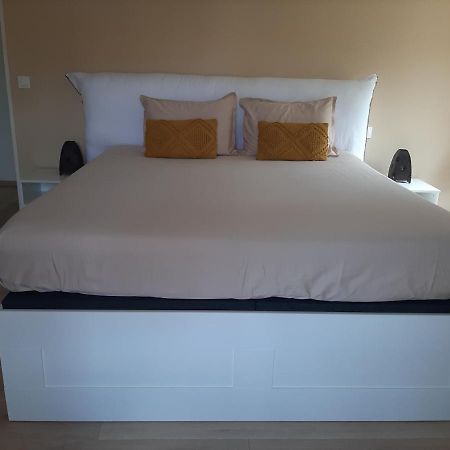 Logement Confortable Dans Residence Privee A Amplepuis Ngoại thất bức ảnh