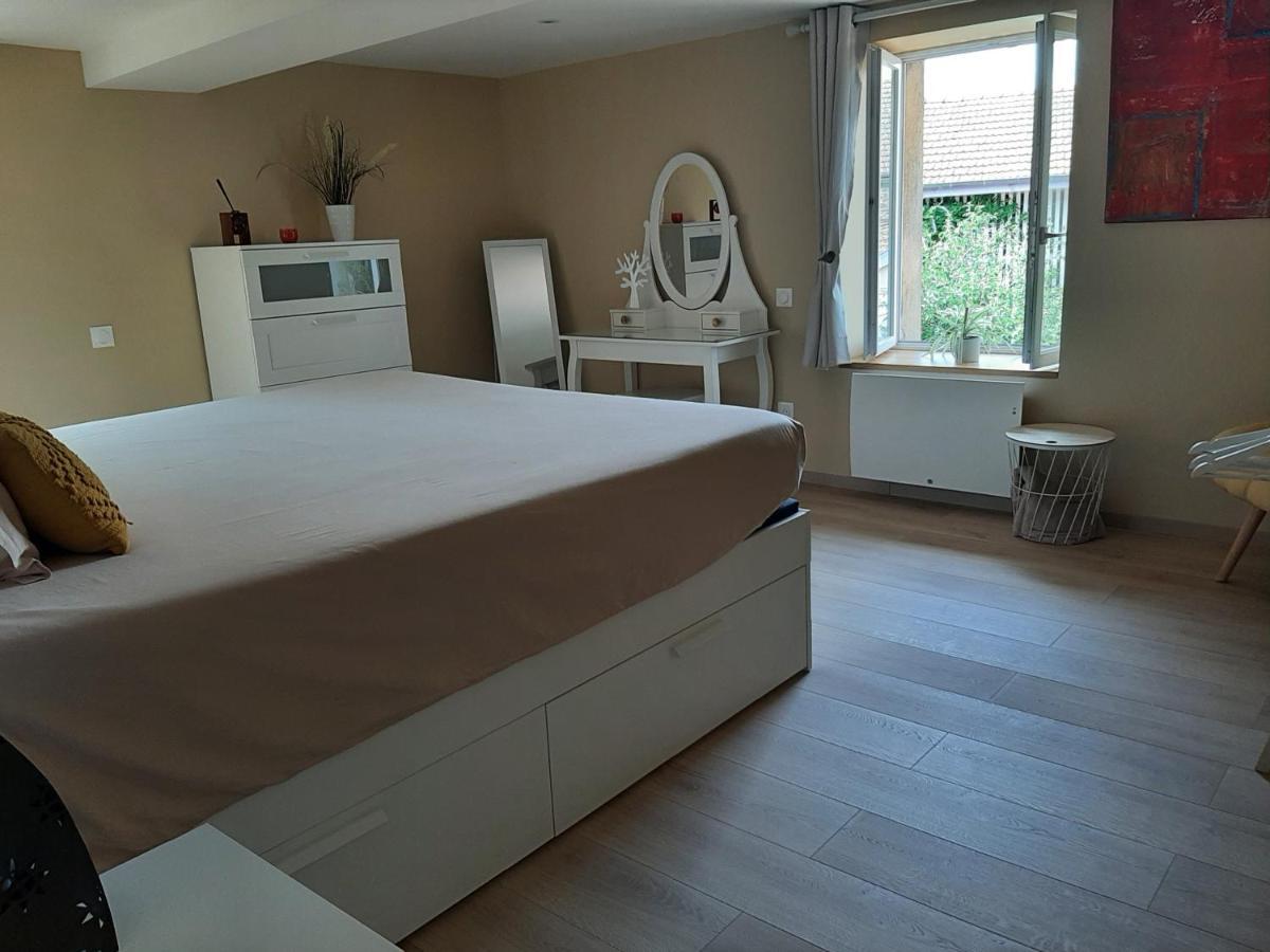 Logement Confortable Dans Residence Privee A Amplepuis Ngoại thất bức ảnh