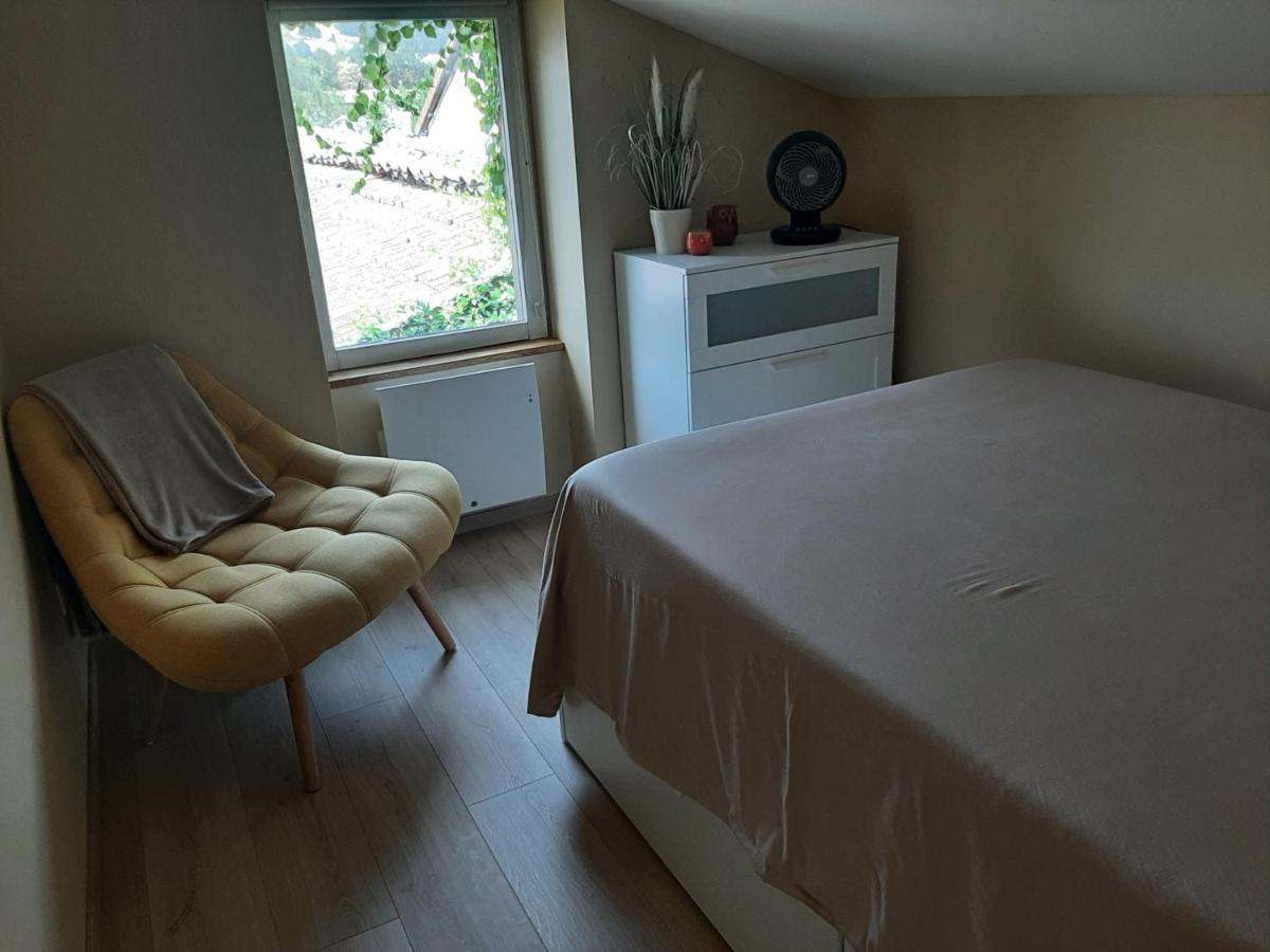 Logement Confortable Dans Residence Privee A Amplepuis Ngoại thất bức ảnh